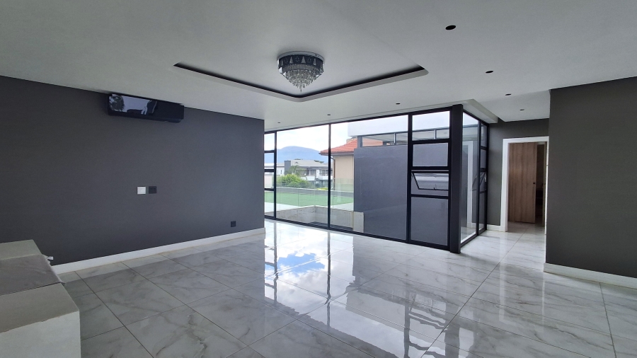 6 Bedroom Property for Sale in The Islands Estates North West